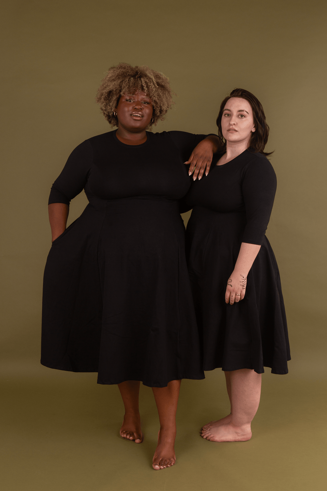 Asri Dress Leki Midi 3/4 sleeve in Black - Manners London