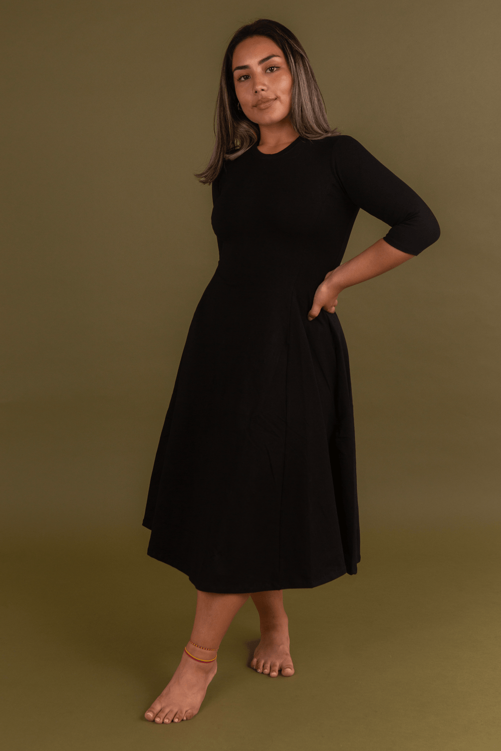Asri Dress Leki Midi 3/4 sleeve Petite in Black - Manners London