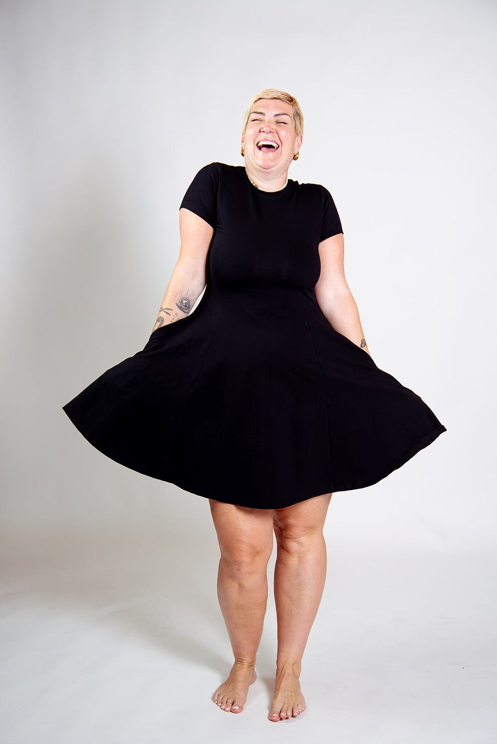 Asri Leki Dress Mini (short sleeves) in Black - Manners London