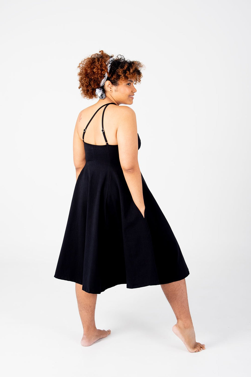 Asri Point Neck Midi Dress Petite in Black - Manners London