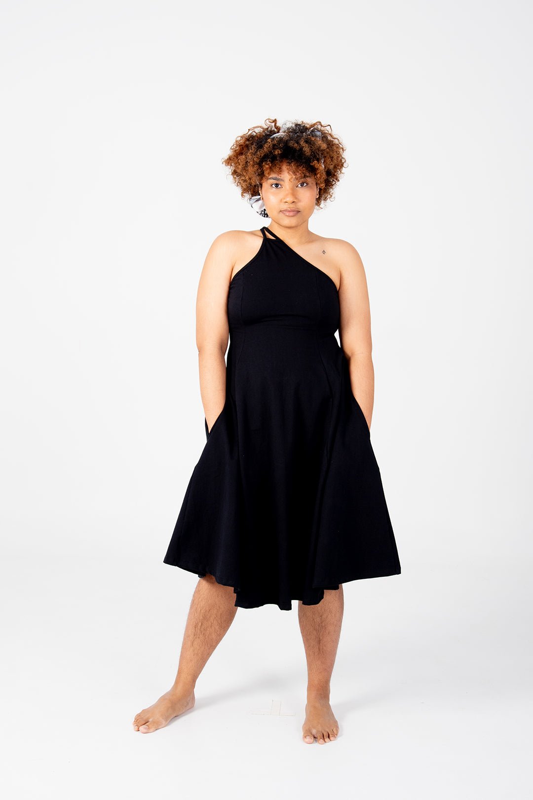 Asri Point Neck Midi Dress Petite in Black - Manners London