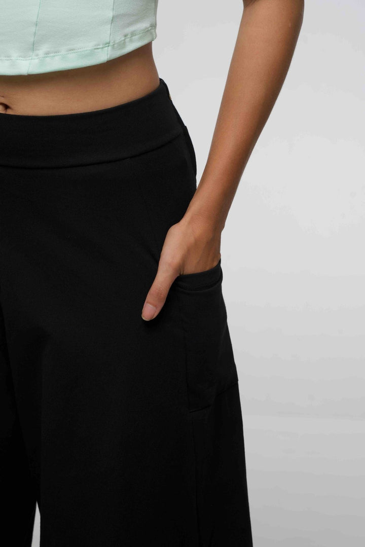 Asri Wide leg Trousers in Black - Manners London