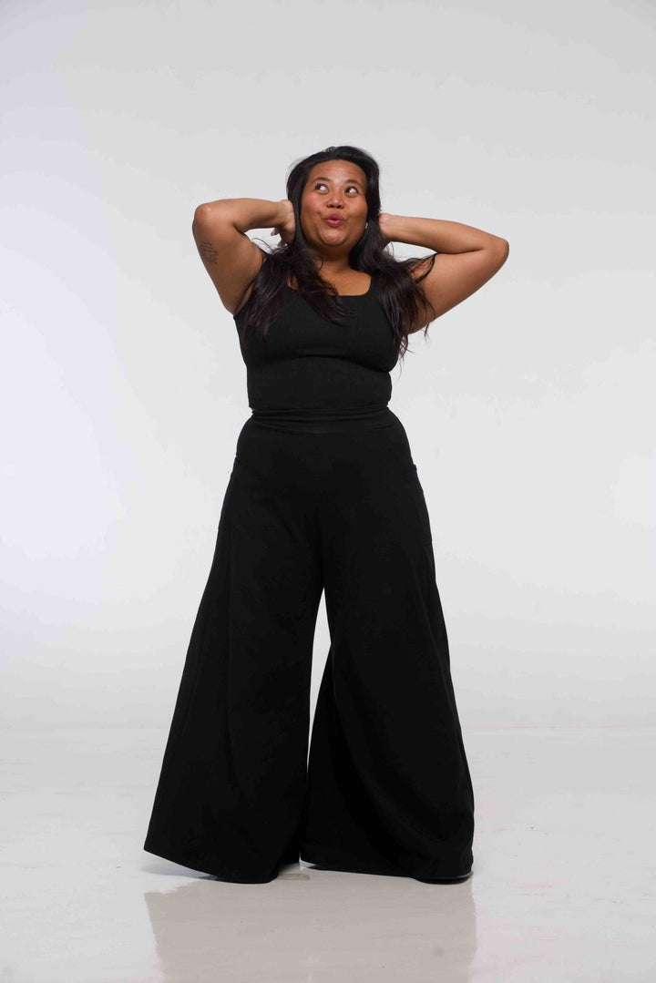 Asri Wide leg Trousers in Black - Manners London