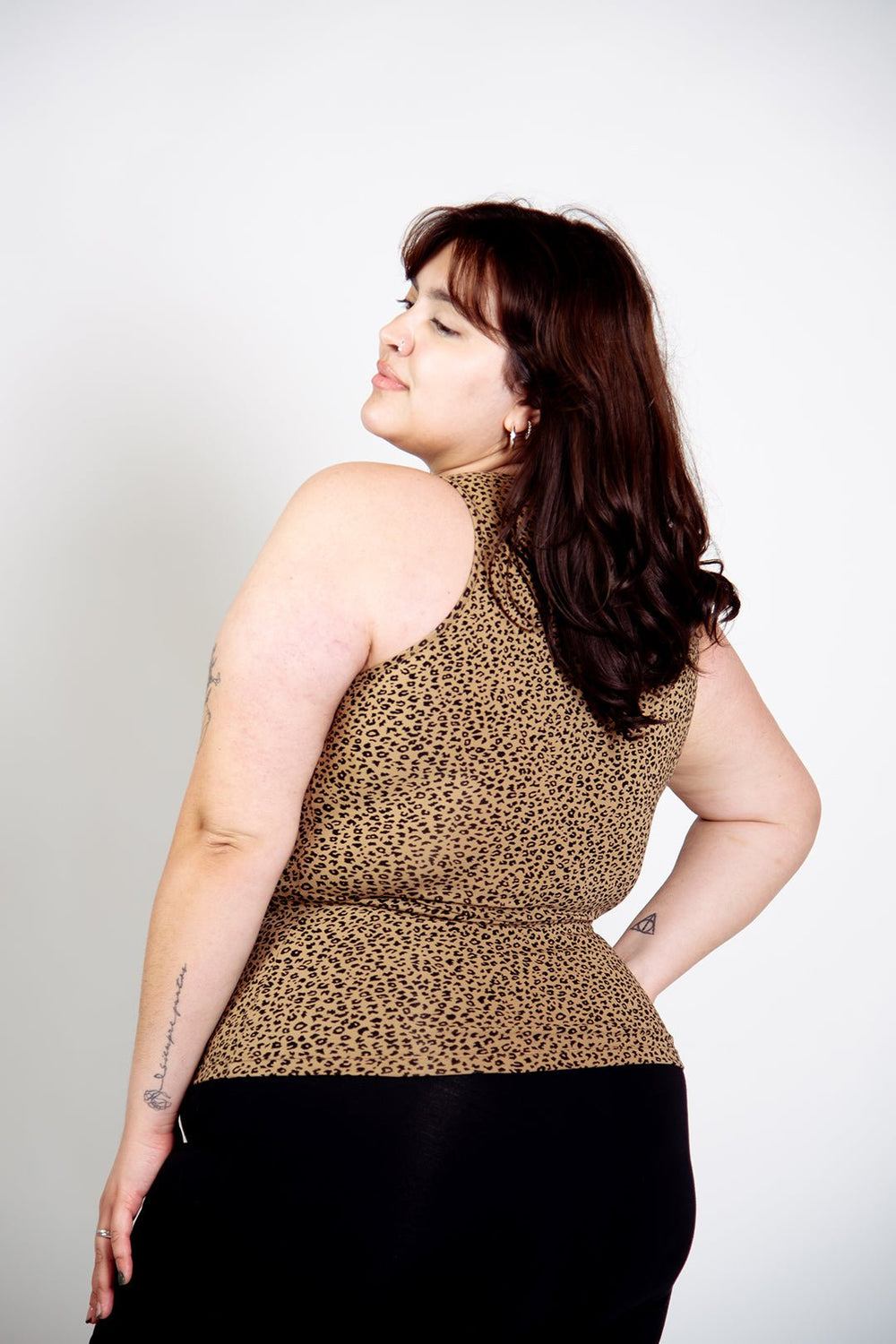 Iza Full Length Vest Top in Classic Leopard - Manners London