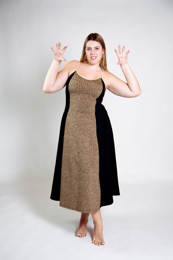 Kala Dress Midi Regular in panel Black/Classic Leopard - Manners London