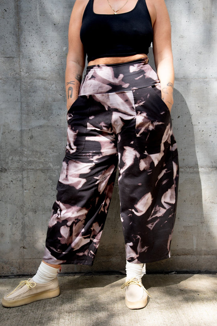 Puff Pants Regular in Hujan Manis - Manners London