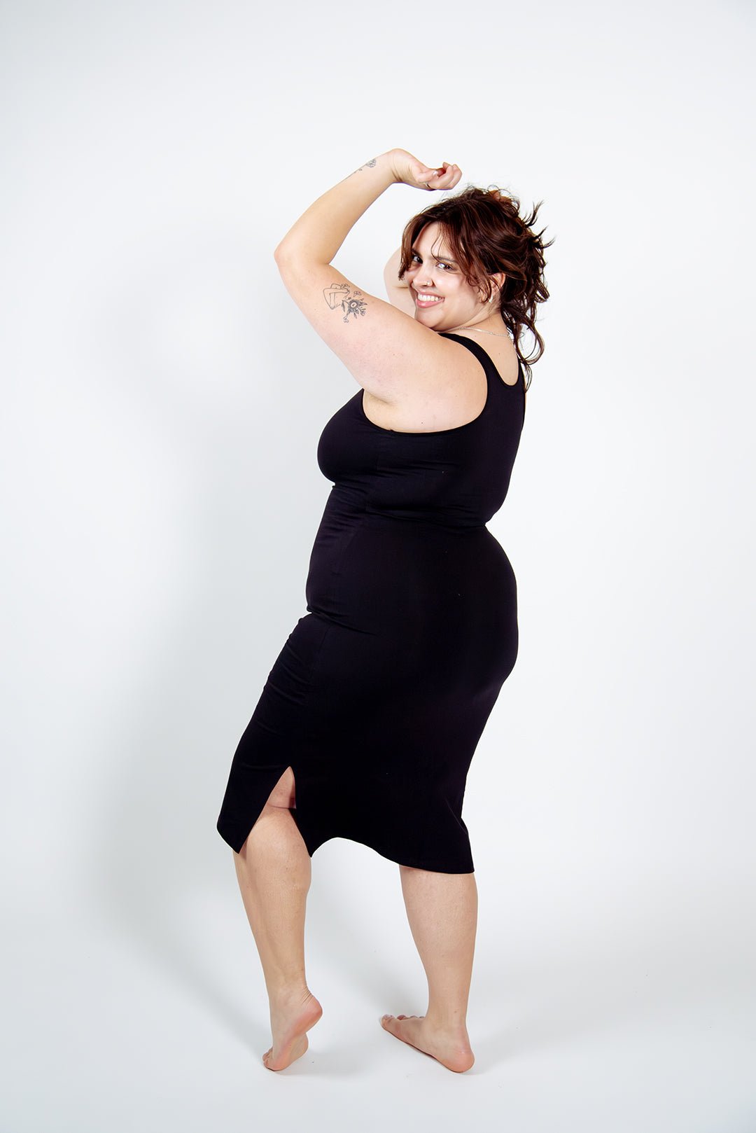 Shinni Neck Midi Dress In Black - Manners London