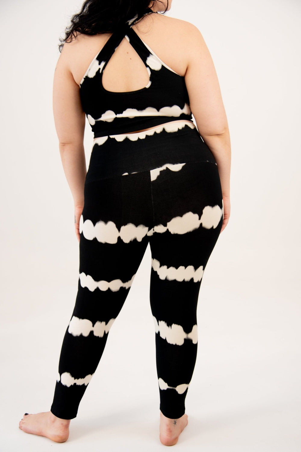 Super High Waist Tib Pant Petite In Blot Black - Manners London
