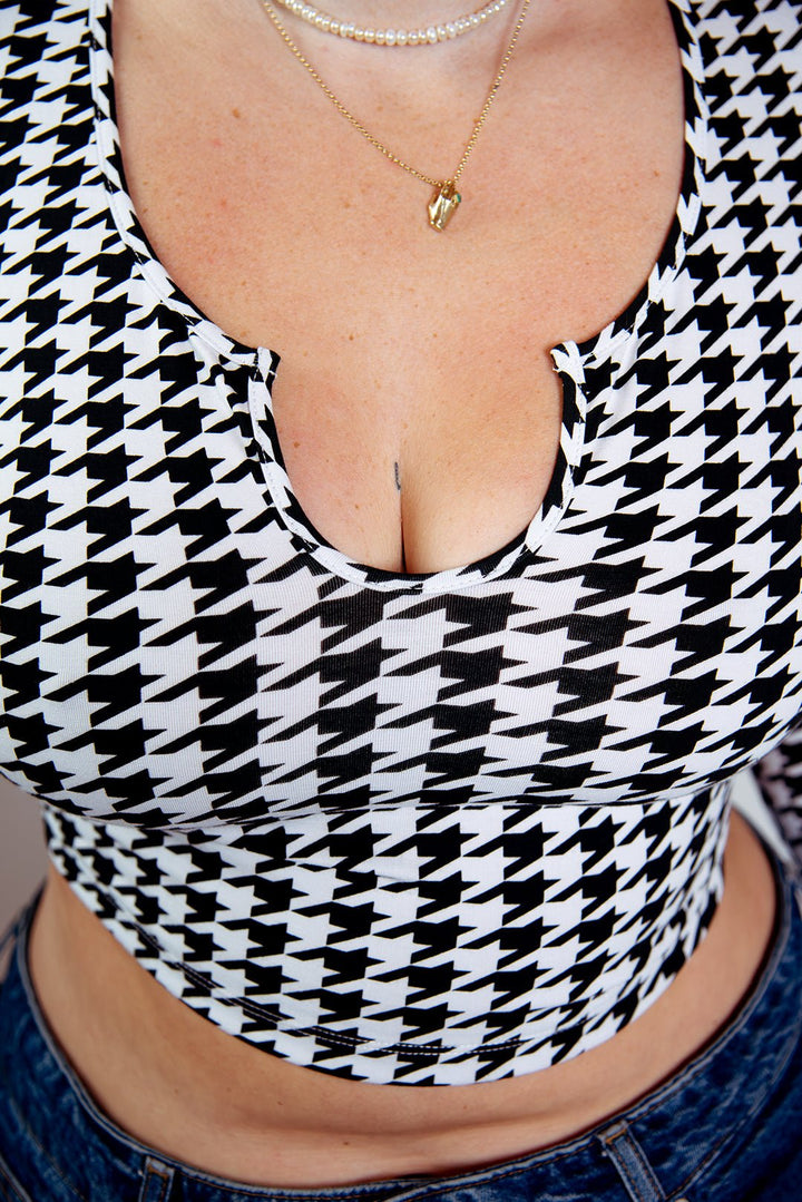 U Front Crop Top 6/7 sleeves in Houndstooth Print - Manners London