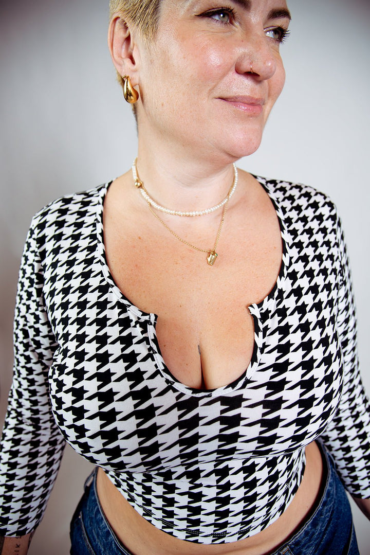 U Front Crop Top 6/7 sleeves in Houndstooth Print - Manners London