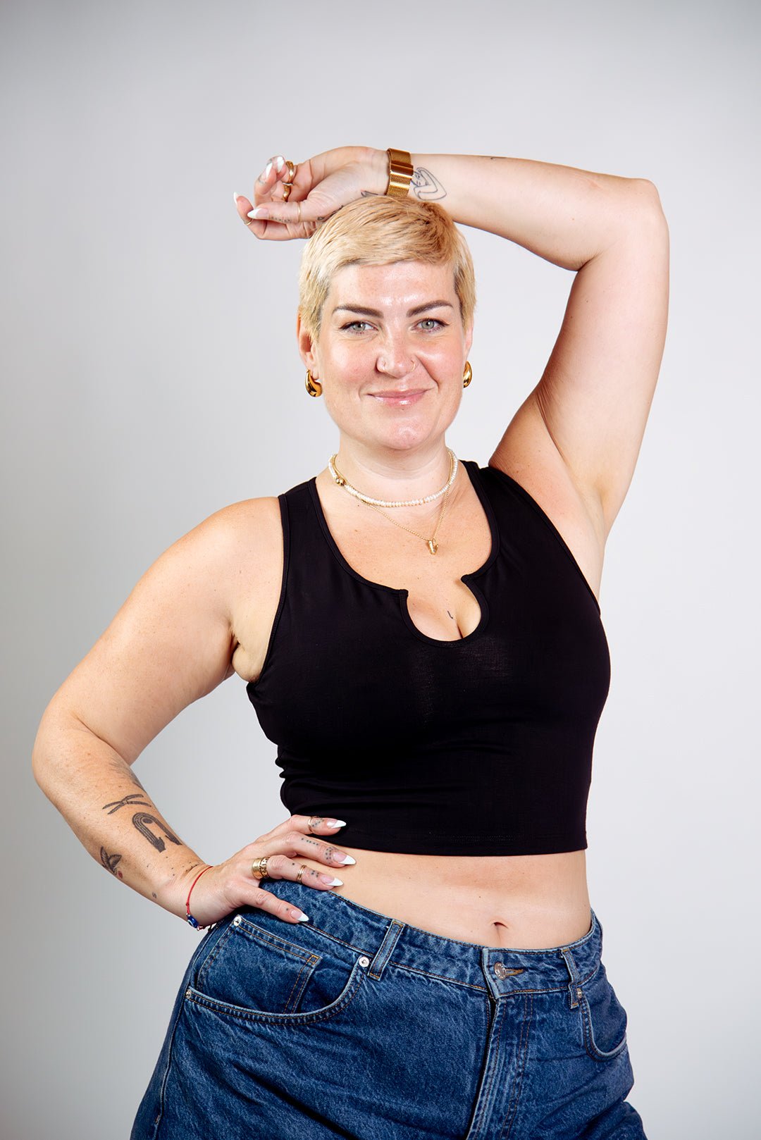 U Front Crop Top sleeveless in Black - Manners London