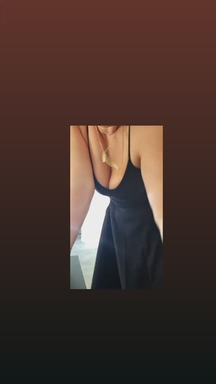 Asri Midi Dress in Black