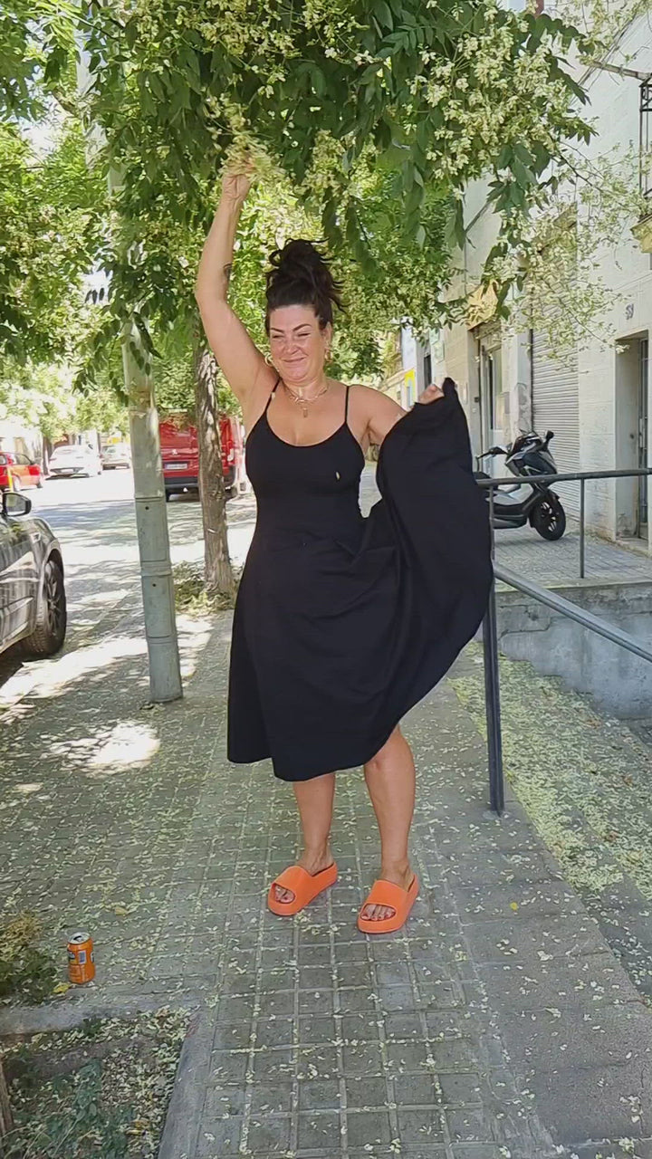 Asri Midi Dress in Black