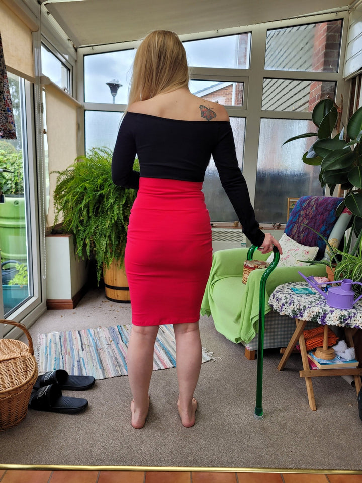 Favell Pencil Skirt In Fuchsia - Manners London