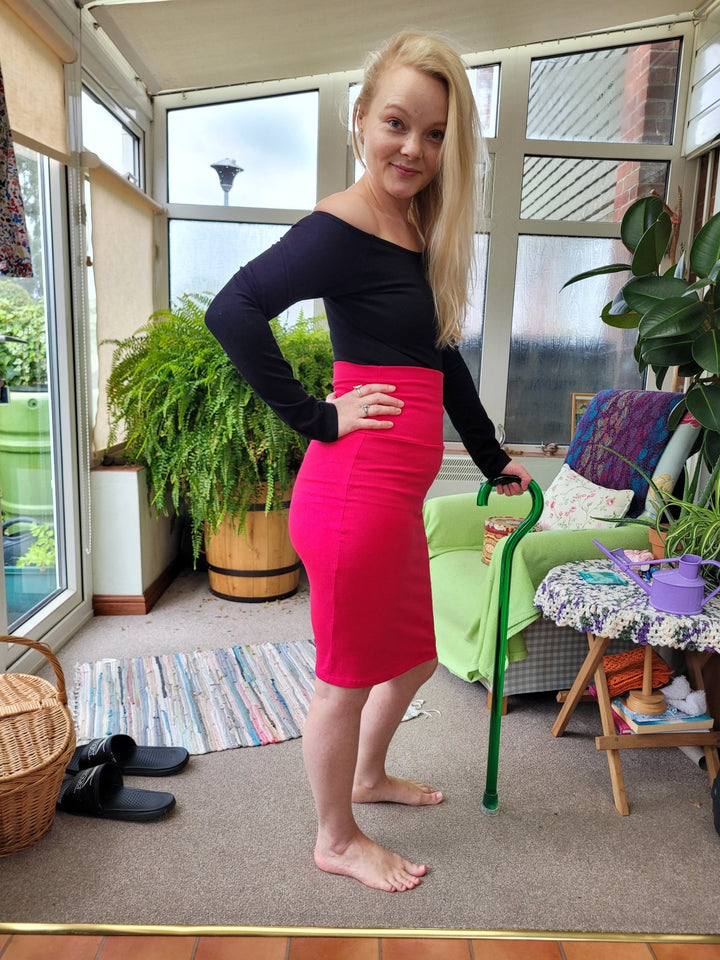 Favell Pencil Skirt In Fuchsia - Manners London