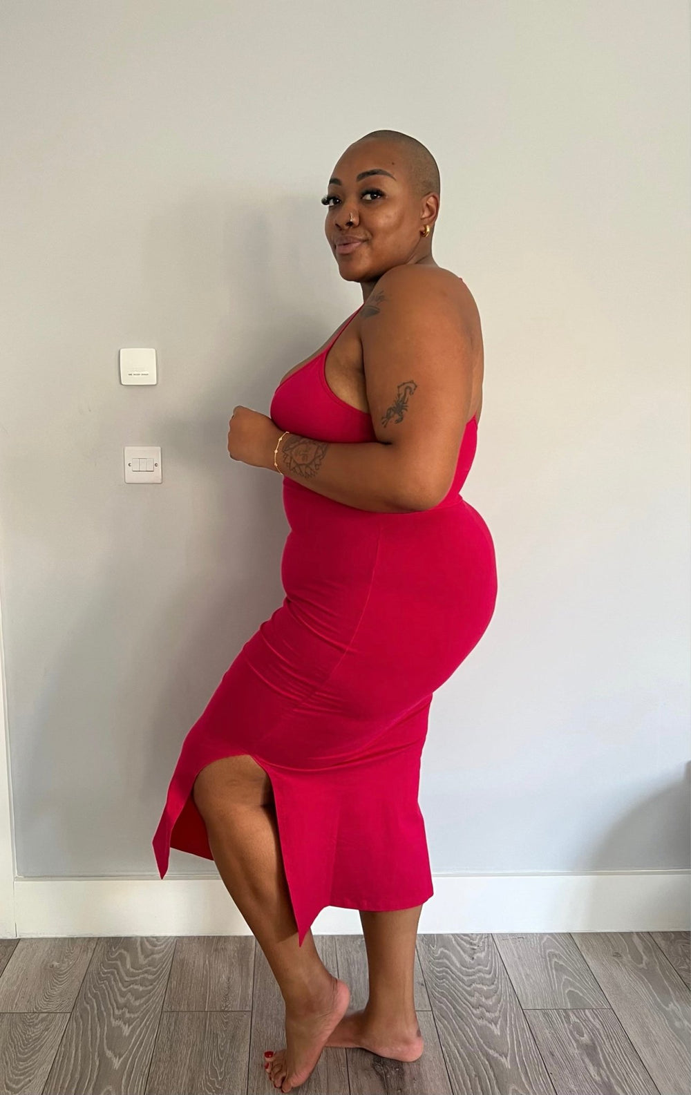 Saffi Midi Dress in Fuchsia - Manners London