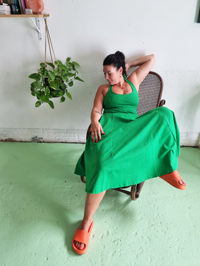 Asri Dress Beela Neck in Green Grass