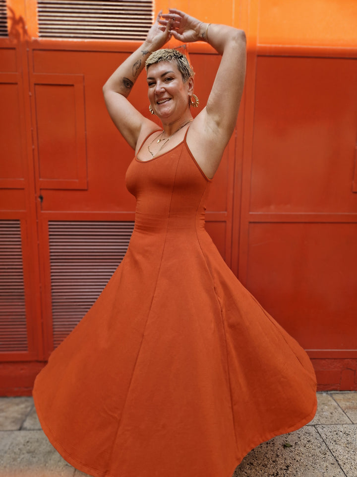 Asri Dress Midi in Burnt Orange