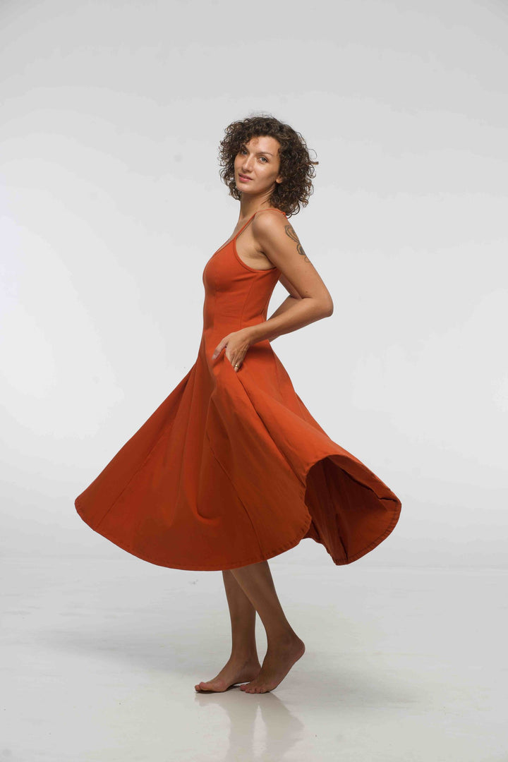 Asri Dress Midi in Burnt Orange
