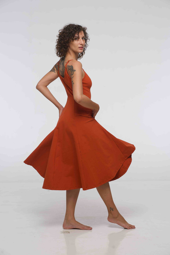 Asri Dress Midi in Burnt Orange