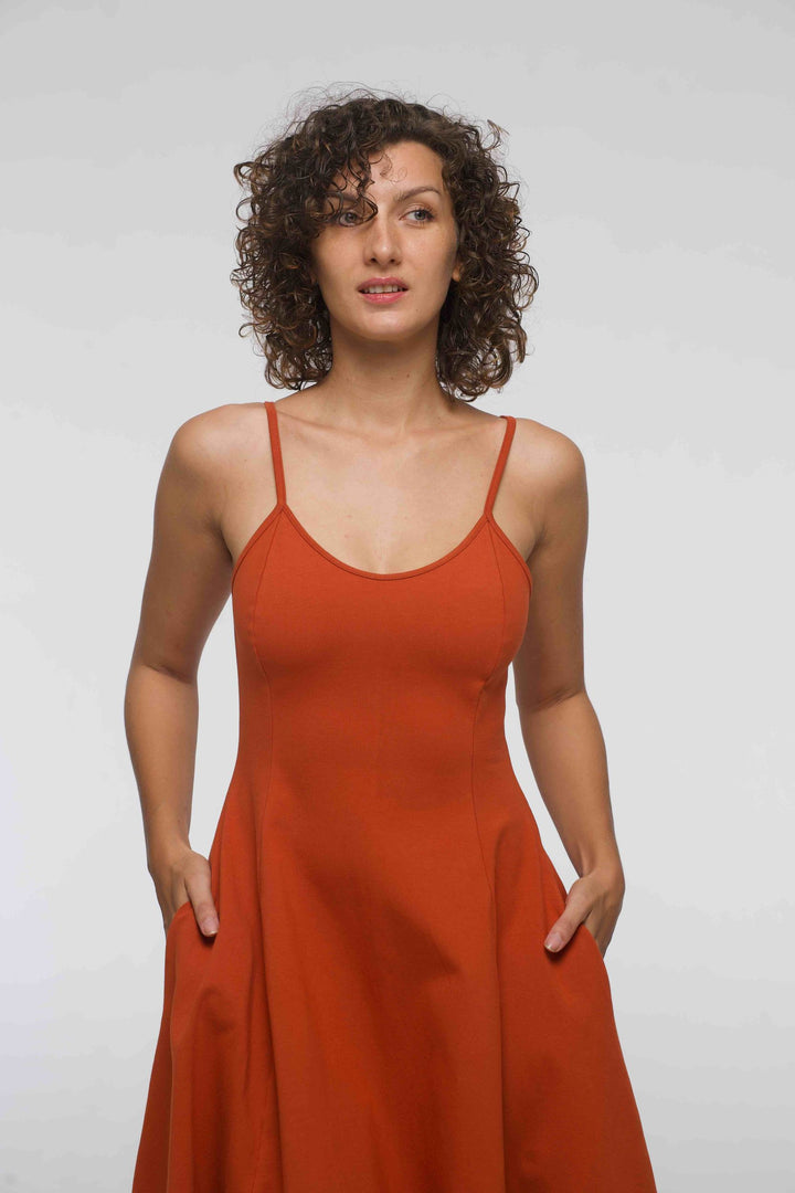 Asri Dress Midi in Burnt Orange