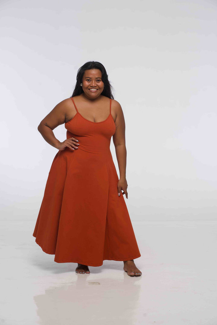 Asri Dress Midi in Burnt Orange