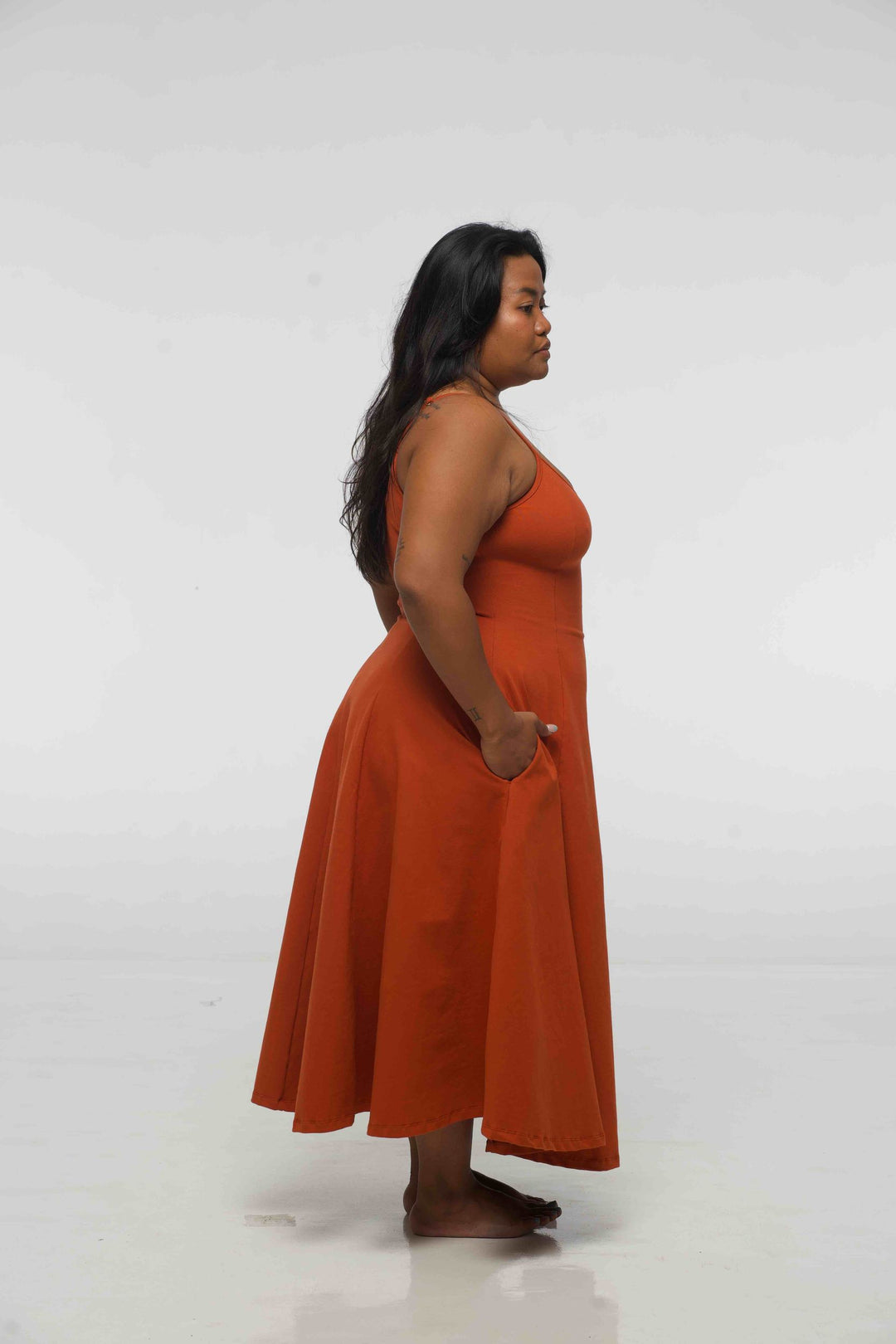 Asri Dress Midi in Burnt Orange