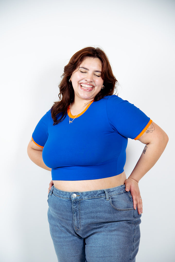 Crew Neck Crop T-shirt in Forgetmenot/Tangerin edging