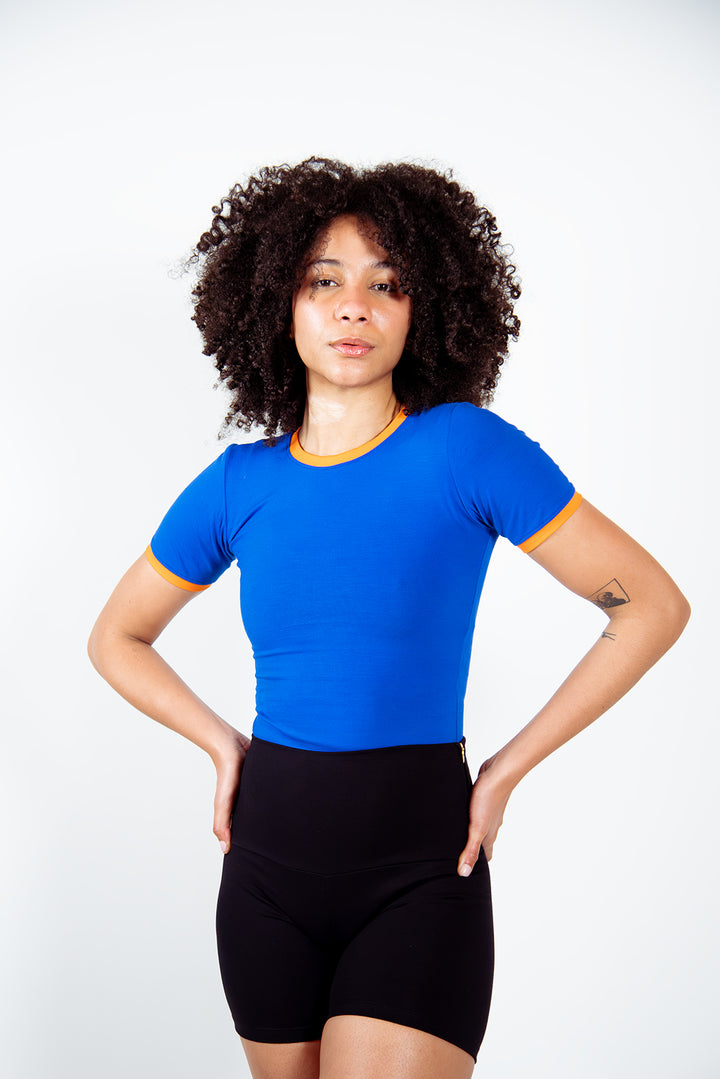 Crew Neck T-shirt in Full Length in Forgetmenot/Tangerin edging