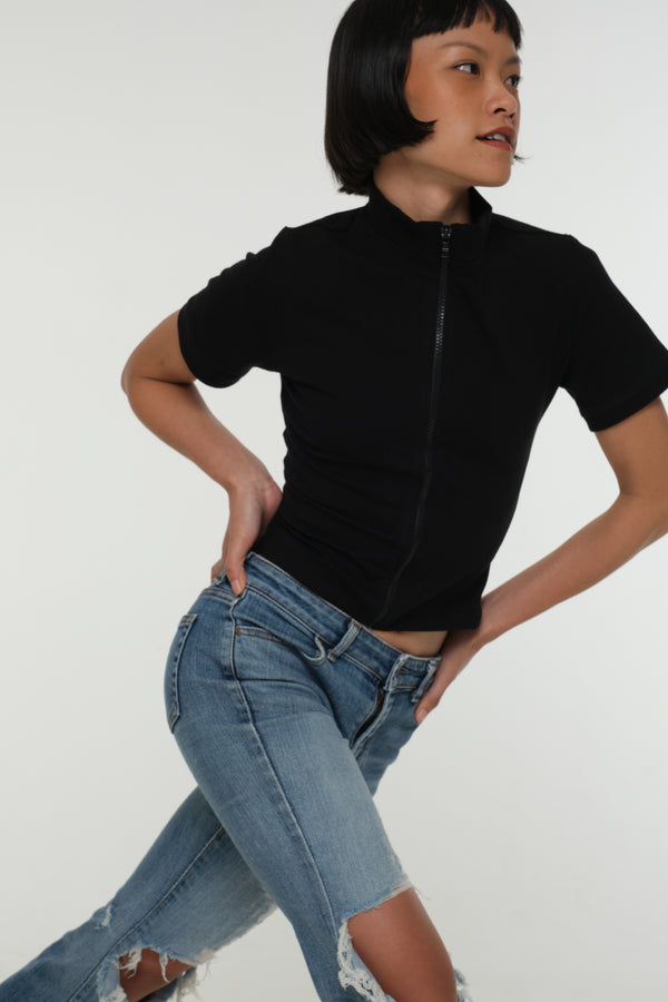 Core ZIP Mid Crop Tee in Black with black rib