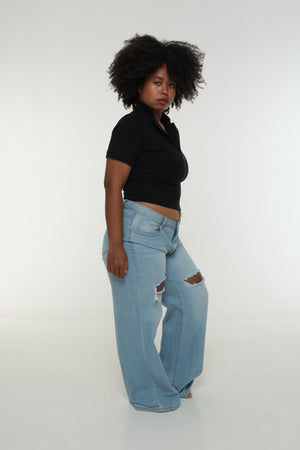 Core ZIP Mid Crop Tee in Black with black rib