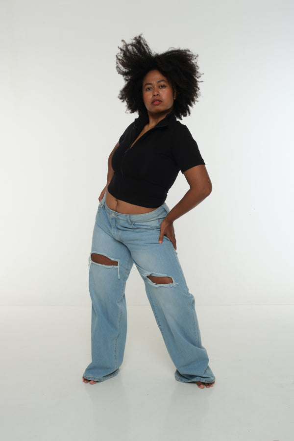 Core ZIP Mid Crop Tee in Black with black rib