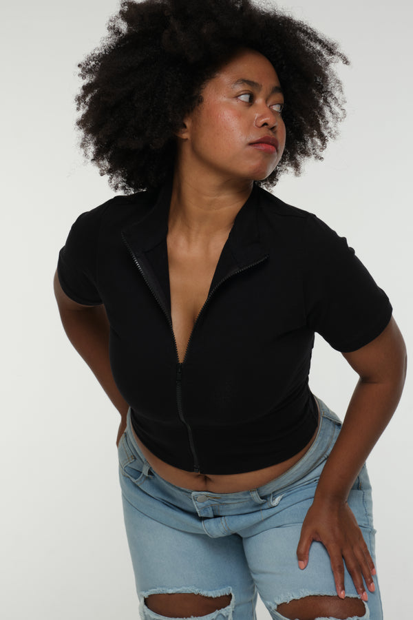 Core ZIP Mid Crop Tee in Black with black rib