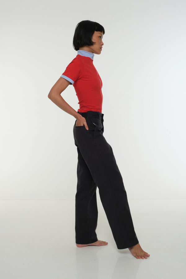 Core ZIP Mid Crop Tee in Red with pastel blue rib