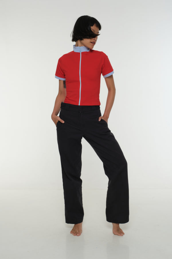 Core ZIP Mid Crop Tee in Red with pastel blue rib