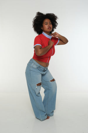 Core ZIP Mid Crop Tee in Red with pastel blue rib