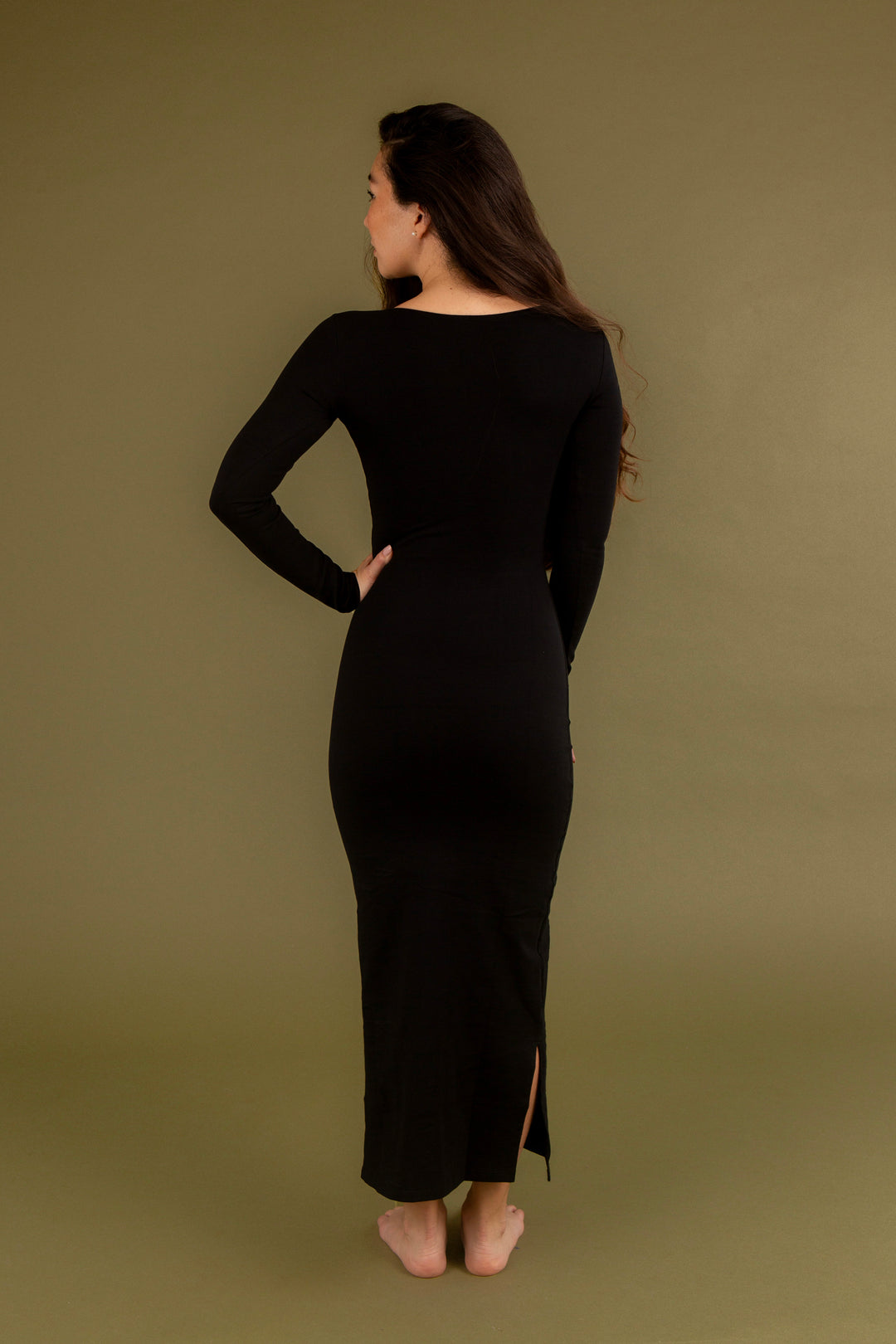Reversible V-neck Midi Dress in Black