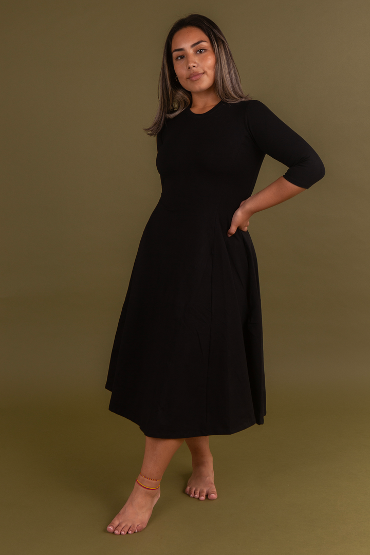 Asri Dress Leki 3/4 sleeve Petite in Black