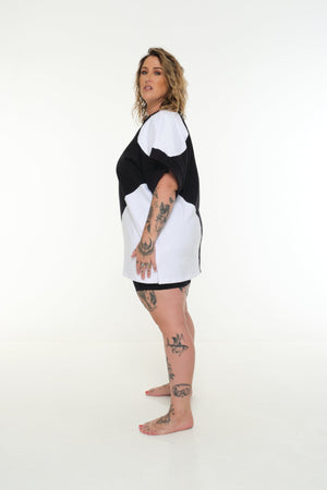 Abstract Oversized Sleeveless Tee in Black and White with POCKETS! - Manners London