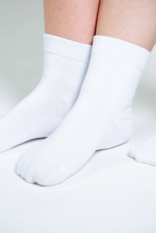 Ankle Sox in White - Manners London