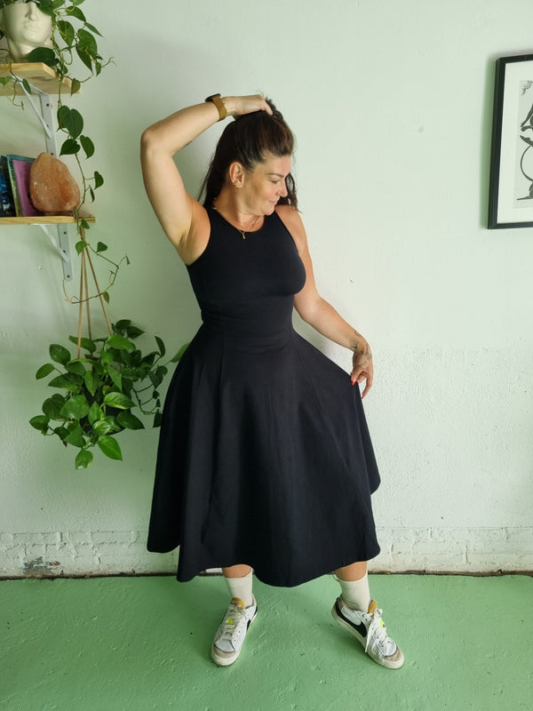 Asri Dress Iza Neck Midi Regular in Black - Manners London
