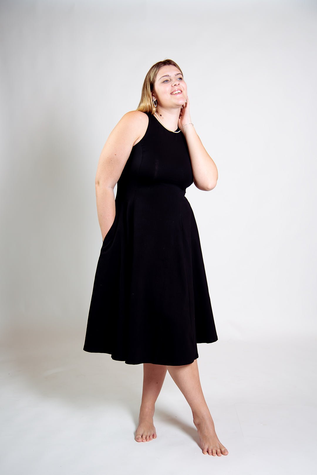Asri Dress Iza Neck Midi Regular in Black - Manners London