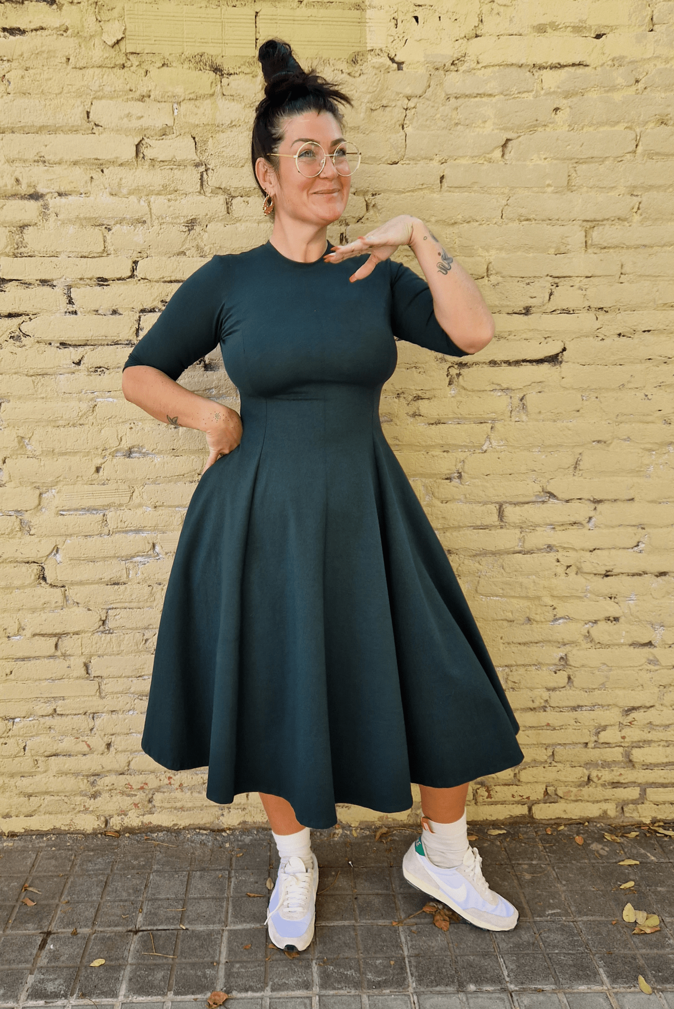 Asri Leki Dress Midi 3/4 sleeve in Forest Green | Manners London Asri Leki Dress Midi 3/4 sleeve in Forest Green | Manners London