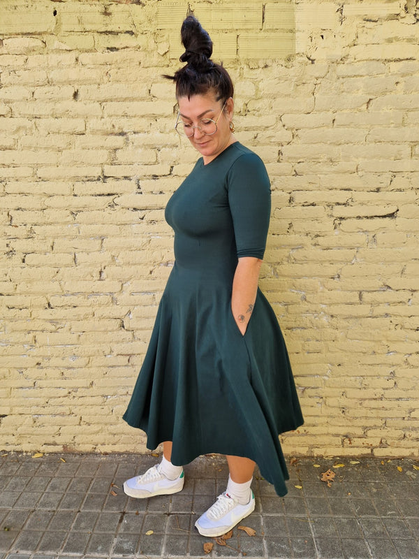 Asri Leki Dress Midi 3/4 sleeve in Forest Green - Manners London