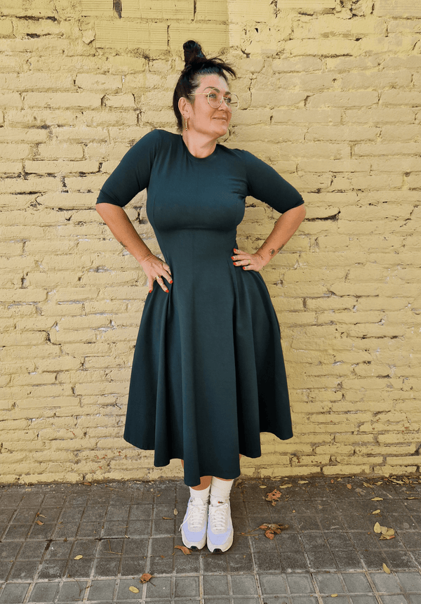 Asri Leki Dress Midi 3/4 sleeve in Forest Green - Manners London