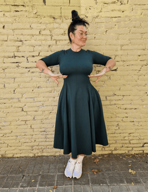 Asri Leki Dress Midi 3/4 sleeve in Forest Green - Manners London