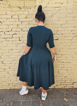 Asri Leki Dress Midi 3/4 sleeve Petite in Forest Green - Manners London