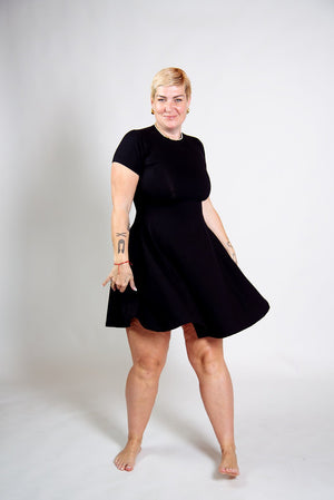 Asri Leki Dress Mini (short sleeves) in Black - Manners London