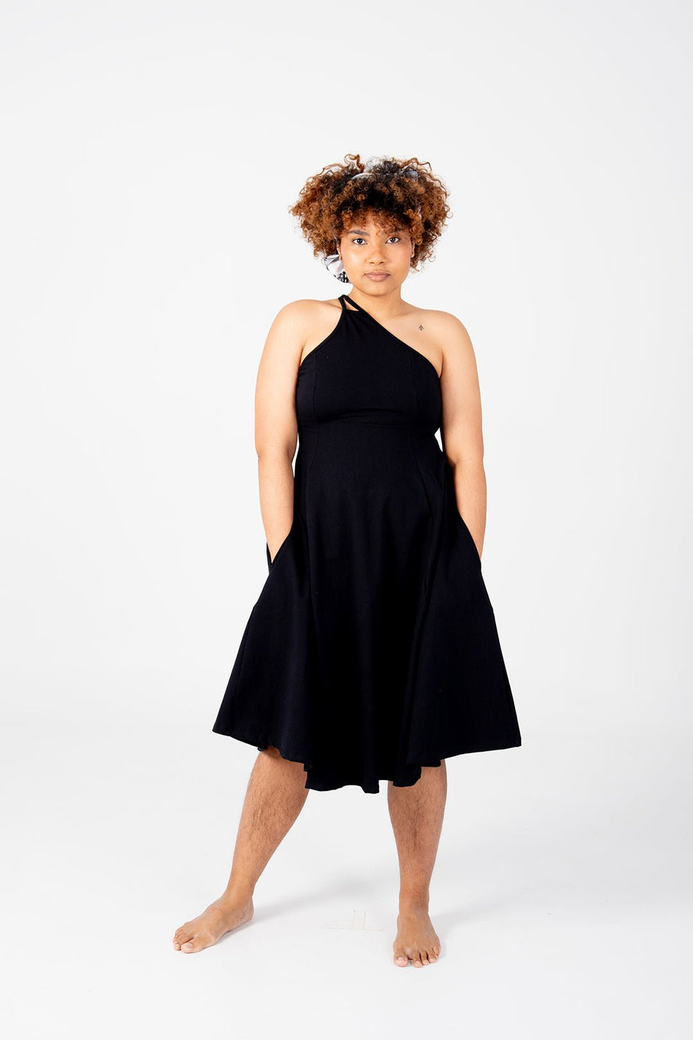 Asri Point Neck Midi Dress Petite in Black - Manners London