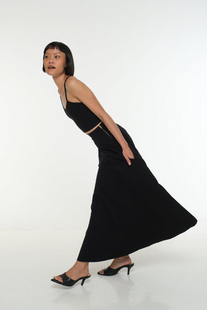 Asri Skirt Midi split w/thin waist band in Black - Manners London